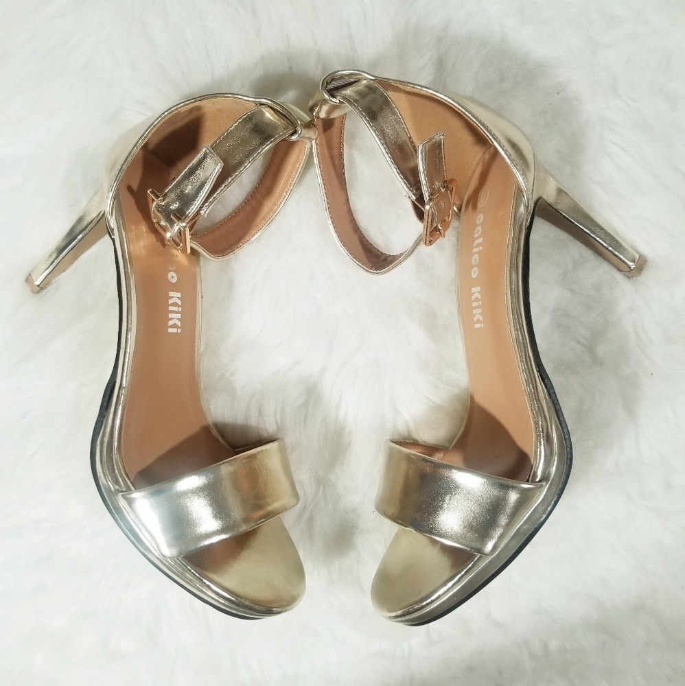 Calico Kiki gold tone ankle strap sandals. NWOT 8